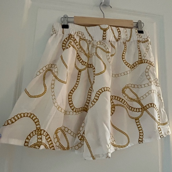 GIRL SOUL • White & Gold Shirt & Short Set • Large • - Picture 9 of 10